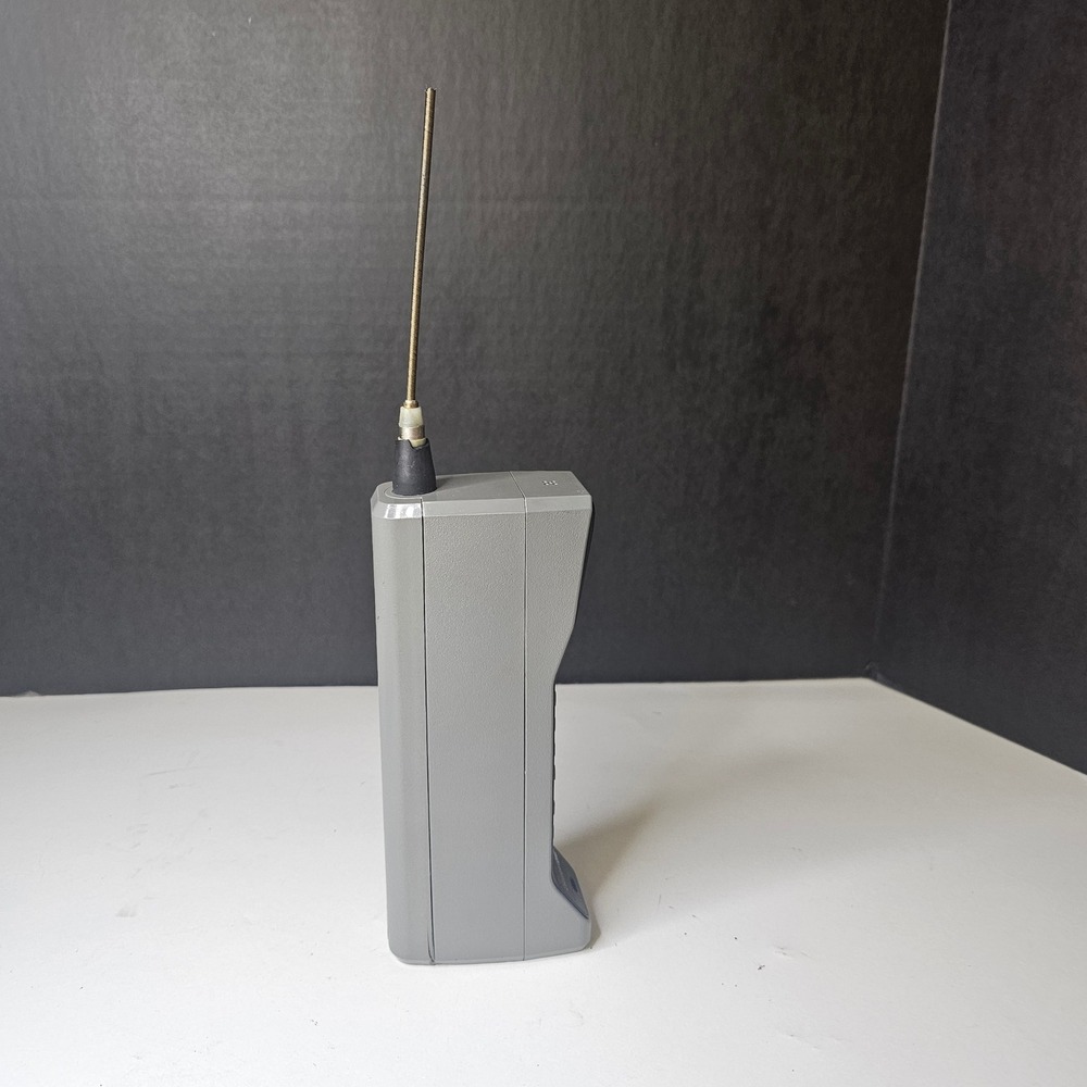 Vintage Motorola DynaTAC 8000M Brick Phone Mobile Cell Phone with Charging Base - Picture 5 of 16